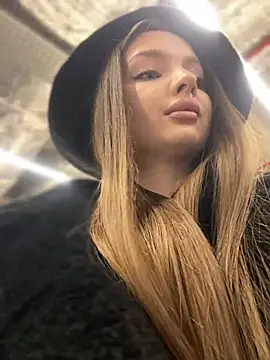 Snapshot of KrisMagnoly chatting on 02-23-26, 04:29 KrisMagnoly online show from 02-23-26, 04:29