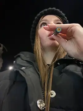 Snapshot of KrisMagnoly chatting on 10-19-25, 05:37 KrisMagnoly online show from 10-19-25, 05:37