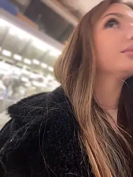 Snapshot of KrisMagnoly chatting on 11-30-25, 05:25 KrisMagnoly online show from 11-30-25, 05:25