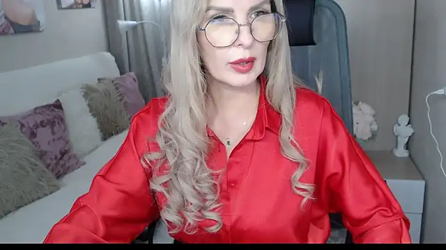 Snapshot of sensualEmilia chatting on 02-11-25, 07:05 sensualEmilia online show from 02-11-25, 07:05