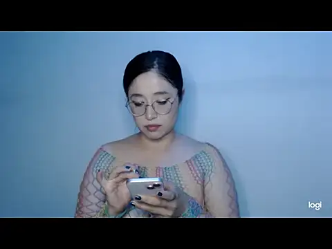 YummymeowW online show from 11-08-25, 03:32