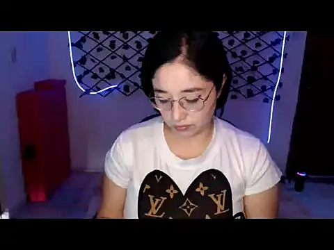 Snapshot of YummymeowW chatting on 07-30-26, 09:36 YummymeowW online show from 07-30-26, 09:36