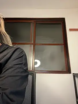 Antonellachic73 online show from 05-17-26, 02:00
