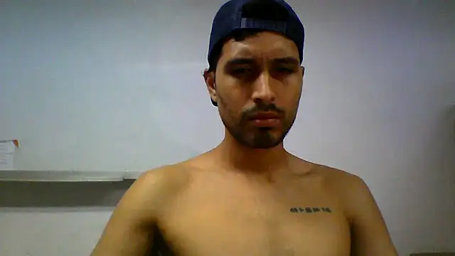 Snapshot of robinson183 chatting on 07-02-26, 12:11 robinson183 online show from 07-02-26, 12:11