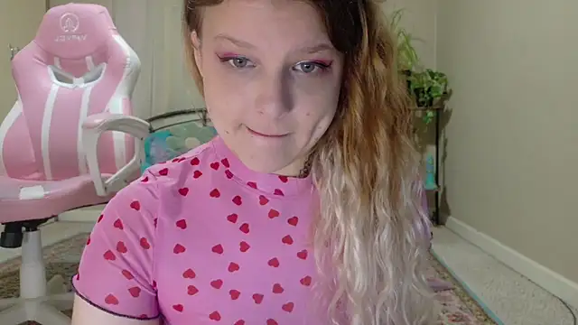 Snapshot of Emihaze chatting on 05-27-26, 02:35 Emihaze online show from 05-27-26, 02:35