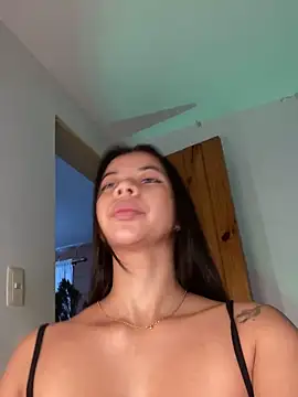 Snapshot of sexyAlyssaGreen chatting on 11-16-25, 03:55 sexyAlyssaGreen online show from 11-16-25, 03:55