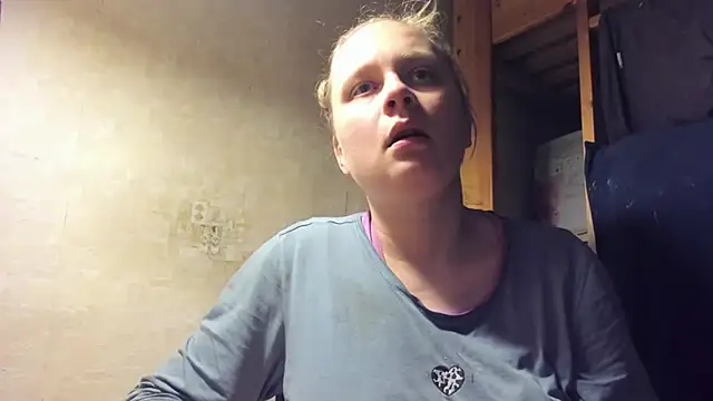 Snapshot of FrumCake chatting on 03-12-25, 09:45 FrumCake online show from 03-12-25, 09:45