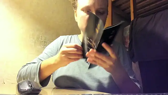 Snapshot of FrumCake chatting on 01-22-25, 01:20 FrumCake online show from 01-22-25, 01:20