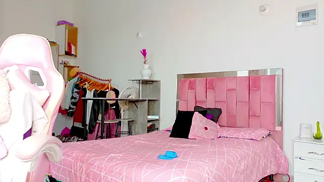 the queen aleja online show from 03-28-26, 12:50