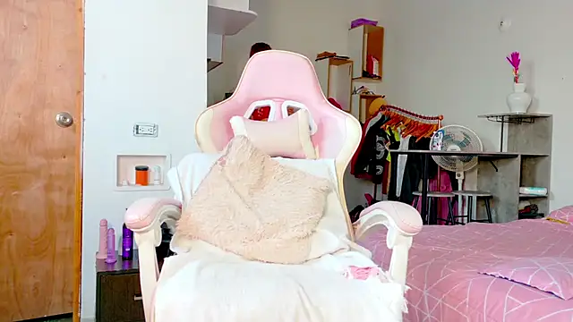 the queen aleja online show from 04-01-26, 01:41