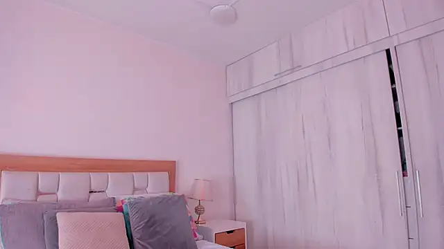 mia hank online show from 10-25-25, 11:42