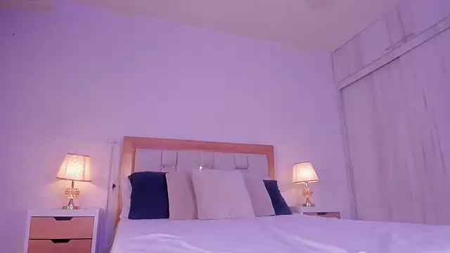 mia hank online show from 12-21-25, 11:45