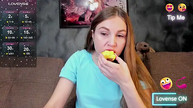 CassieMils online show from 11-28-25, 04:01