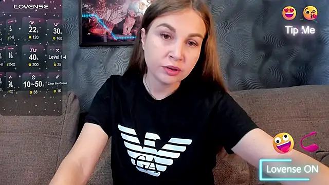 CassieMils online show from 10-16-25, 05:27