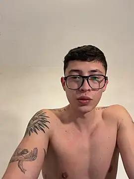 Snapshot of sebas_1122 chatting on 03-31-26, 04:42 sebas 1122 online show from 03-31-26, 04:42