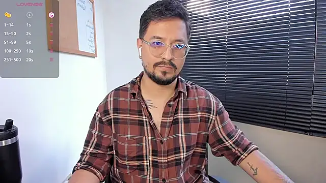 DaviidEvans  online show from 12-19-24, 08:13