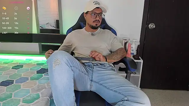 DaviidEvans  online show from 10-04-25, 11:01