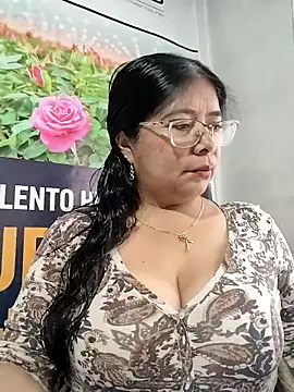   valentina18 online show from 04-29-26, 01:15