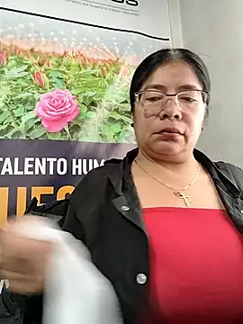 Snapshot of __valentina18 chatting on 02-06-26, 12:56 valentina18 online show from 02-06-26, 12:56