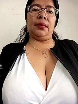 Snapshot of __valentina18 chatting on 03-22-25, 01:30   valentina18 online show from 03-22-25, 01:30