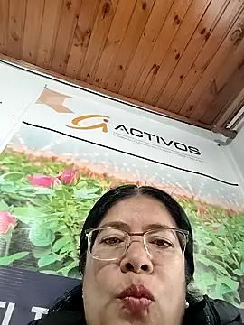   valentina18 online show from 05-27-26, 12:34