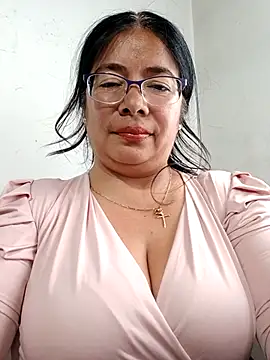 Snapshot of __valentina18 chatting on 02-17-25, 08:27   valentina18 online show from 02-17-25, 08:27