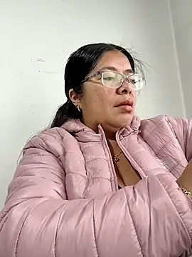 Snapshot of __valentina18 chatting on 10-03-25, 01:12   valentina18 online show from 10-03-25, 01:12