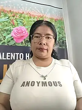   valentina18 online show from 04-05-26, 01:51