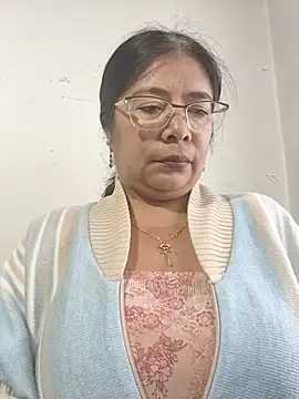   valentina18 online show from 01-15-26, 01:03