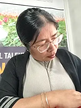 Snapshot of __valentina18 chatting on 02-24-26, 01:01 valentina18 online show from 02-24-26, 01:01