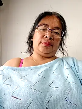 Snapshot of __valentina18 chatting on 03-05-25, 08:32   valentina18 online show from 03-05-25, 08:32