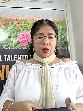 Snapshot of __valentina18 chatting on 02-12-26, 01:00 valentina18 online show from 02-12-26, 01:00