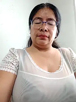 Snapshot of __valentina18 chatting on 02-25-25, 01:43   valentina18 online show from 02-25-25, 01:43