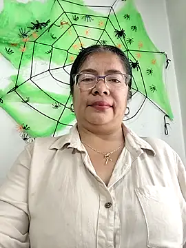 Snapshot of __valentina18 chatting on 10-15-25, 01:08   valentina18 online show from 10-15-25, 01:08