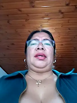 Snapshot of __valentina18 chatting on 09-12-25, 01:11   valentina18 online show from 09-12-25, 01:11