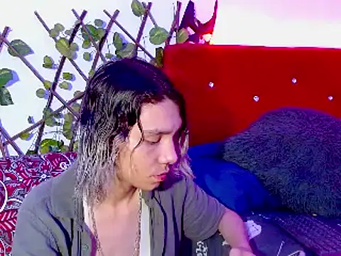 Snapshot of LAICK_01 chatting on 12-03-24, 09:06 LAICK 01 online show from 12-03-24, 09:06