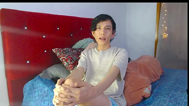 Snapshot of LAICK_01 chatting on 05-10-26, 04:05 LAICK 01 online show from 05-10-26, 04:05