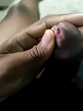 Snapshot of Arthu2r chatting on 11-26-25, 11:54 Arthu2r online show from 11-26-25, 11:54