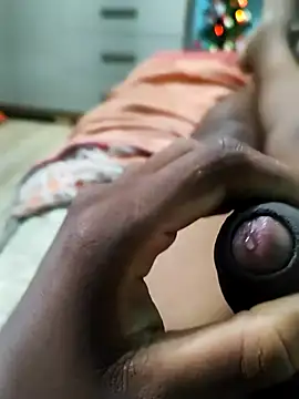 Snapshot of Arthu2r chatting on 12-01-25, 12:17 Arthu2r online show from 12-01-25, 12:17