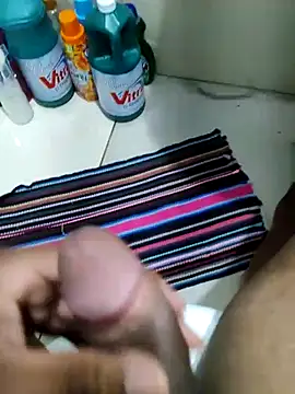 Snapshot of Arthu2r chatting on 01-14-26, 09:07 Arthu2r online show from 01-14-26, 09:07