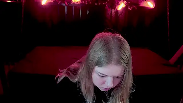 Tinker Belll online show from 12-17-25, 08:03