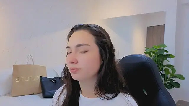 ava blue online show from 04-20-26, 07:59