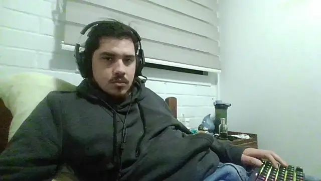 hung weeb online show from 04-14-26, 01:54