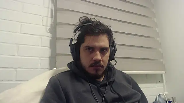 hung weeb online show from 04-10-26, 02:40