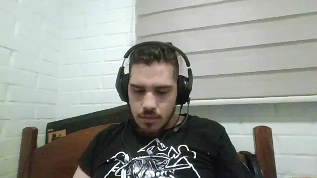Snapshot of hung_weeb chatting on 01-23-25, 01:30 hung weeb online show from 01-23-25, 01:30