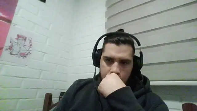 hung weeb online show from 11-01-25, 01:01