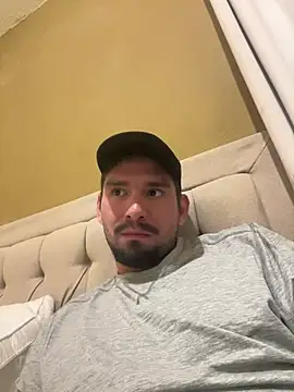 Snapshot of Tomthelong chatting on 03-11-25, 07:35 Tomthelong online show from 03-11-25, 07:35