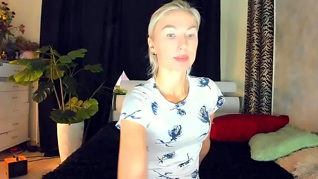 Snapshot of _SABOTAGE_ chatting on 06-26-26, 01:50 SABOTAGE online show from 06-26-26, 01:50