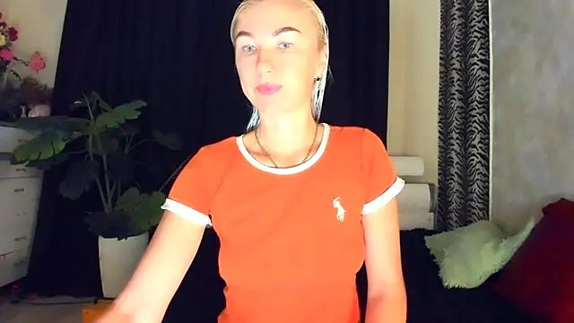 Snapshot of _SABOTAGE_ chatting on 06-18-26, 01:37 SABOTAGE online show from 06-18-26, 01:37
