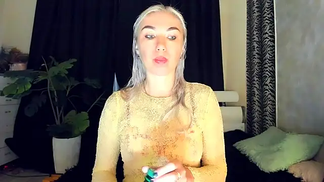 Snapshot of _SABOTAGE_ chatting on 06-15-26, 01:39 SABOTAGE online show from 06-15-26, 01:39